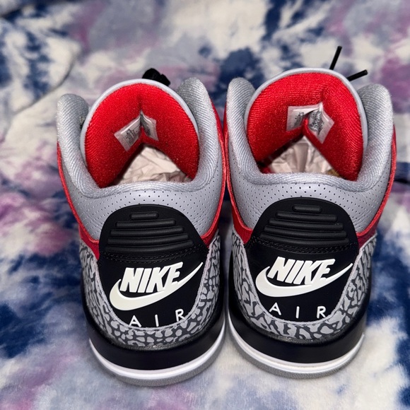 Jordan 3 Retro SE Unite - 8.5 Men’s/ 10 Women’s - Picture 3 of 8